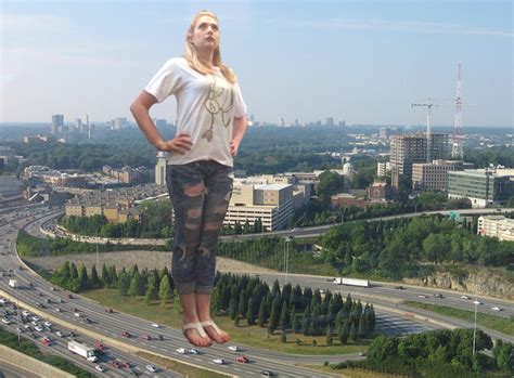 Giantess Reddit